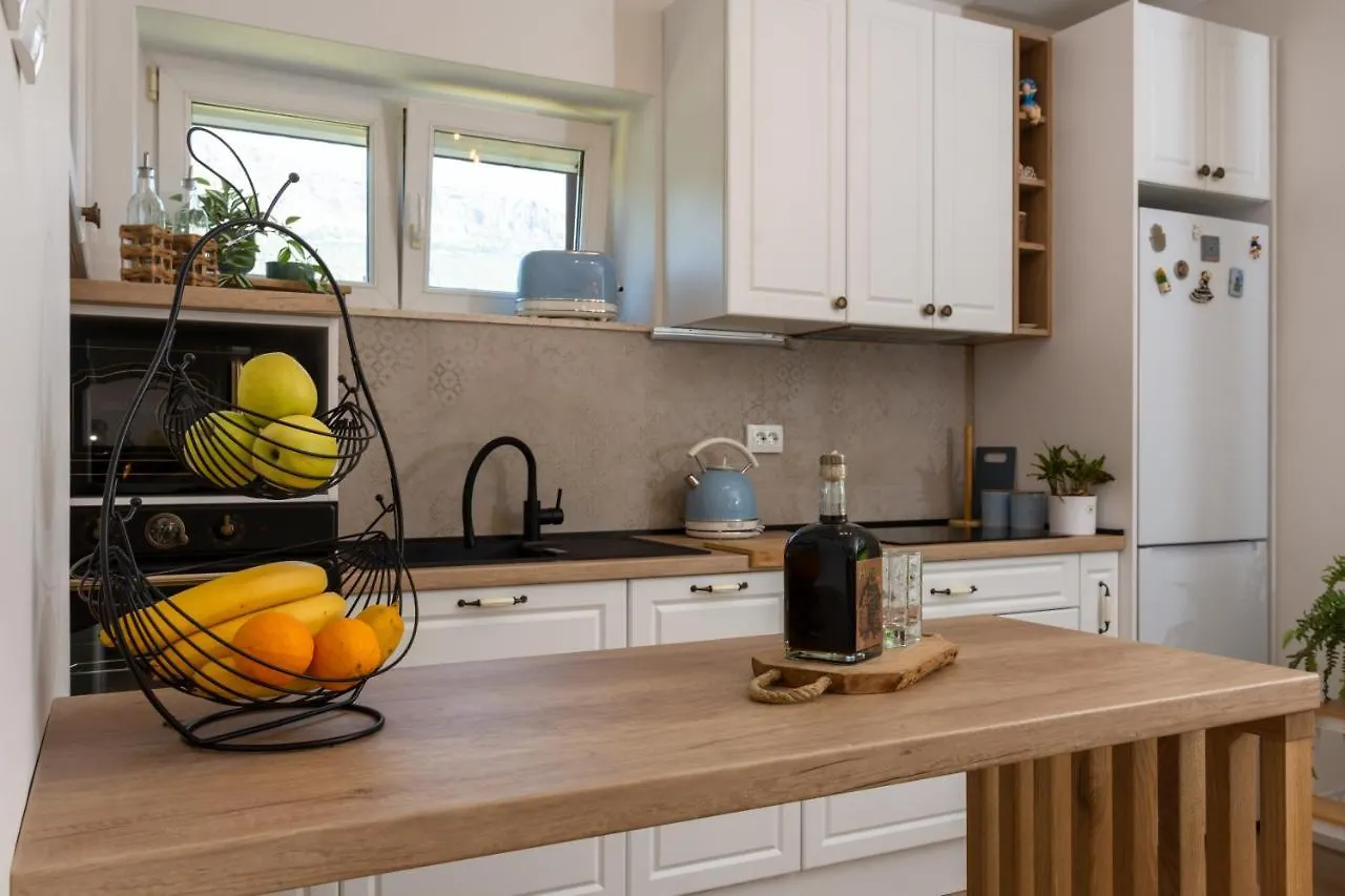 Castella Modern Apartment Kaštela