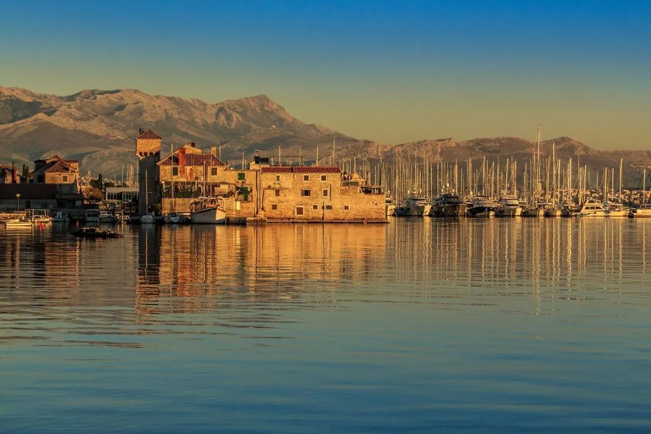 Castella Modern Apartment Kastela
