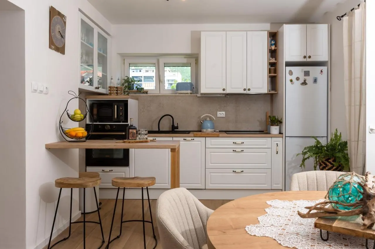 Castella Modern Apartment Kaštela