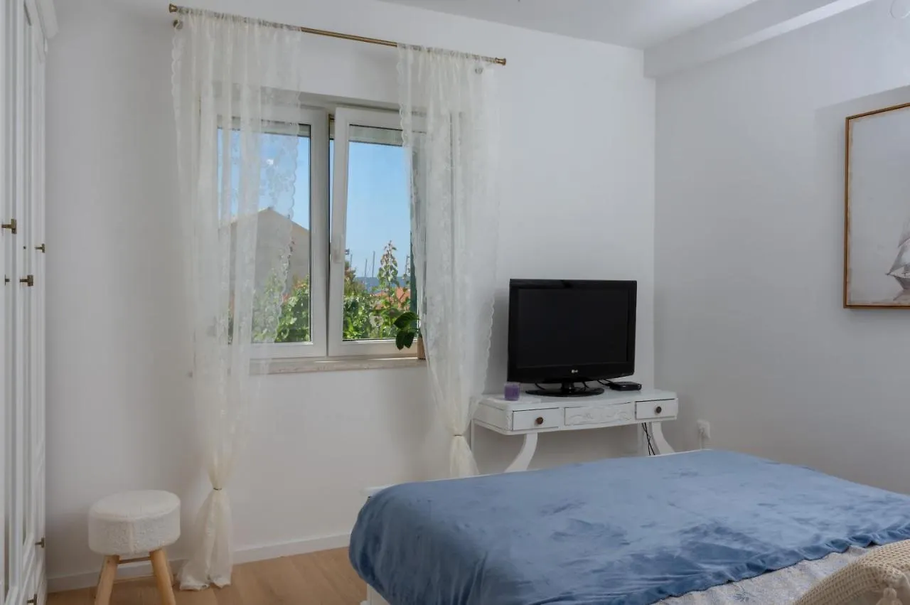 Castella Modern Apartment Kastela